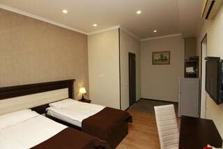 Отель Kope Hotel Тбилиси Стандартный двухместный номер с 1 кроватью или 2 отдельными кроватями и собственным входом-3