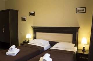 Отель Kope Hotel Тбилиси Стандартный двухместный номер с 1 кроватью или 2 отдельными кроватями-2